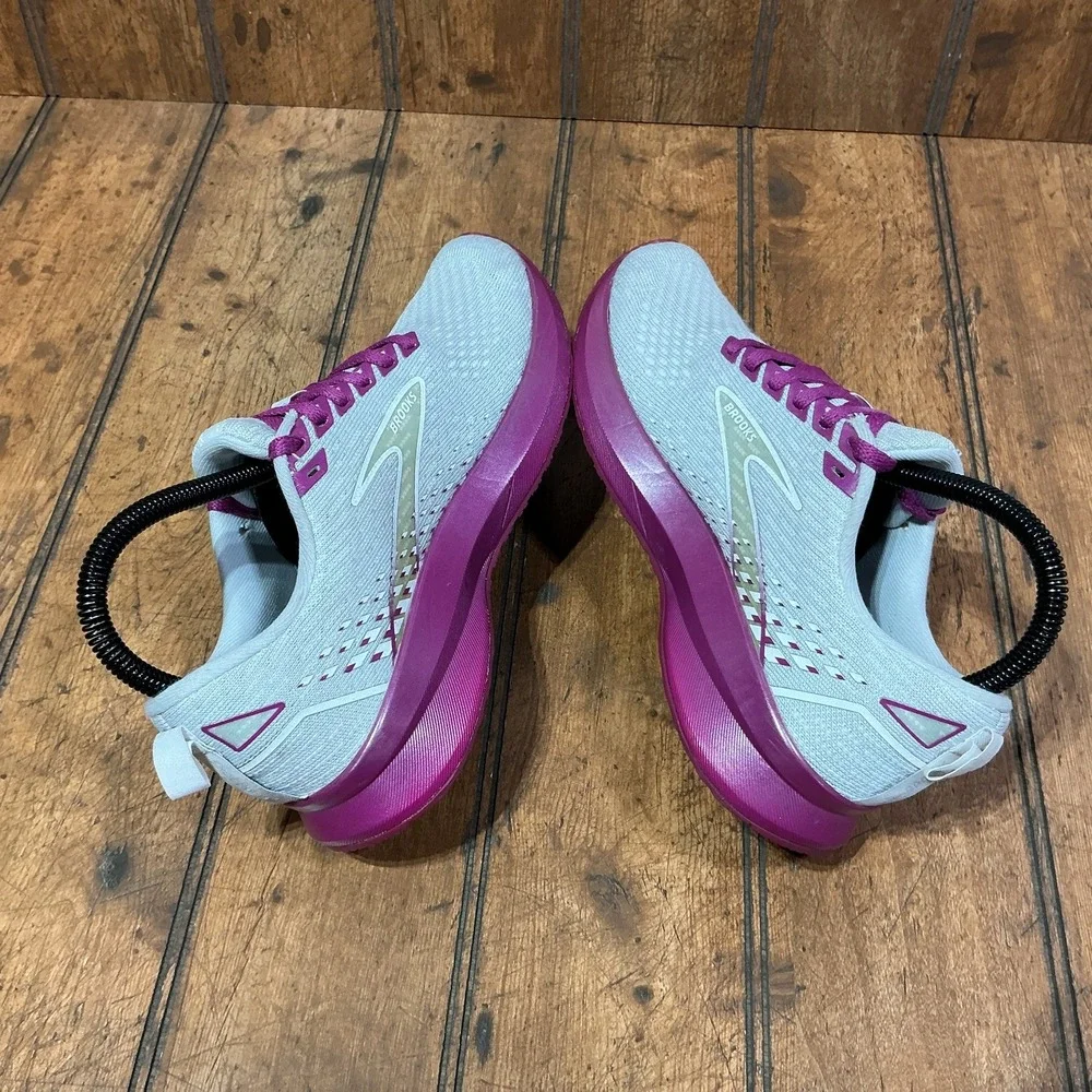 Brooks Levitate GTS 5 Women's Running Shoes Size 6.5 B (Medium) Gray Pink